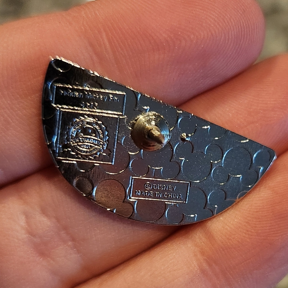 (5 For $30) Disney Pin Hidden Mickey 2017 Fruits Watermelon Pin - Picture 3 of 4